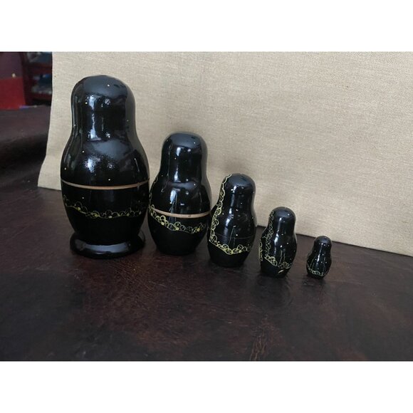 5 vintage matryoshka Russian nesting dolls black with St. Basil's picture on fro - Picture 2 of 6
